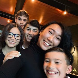 Meet your Posher, Chloe